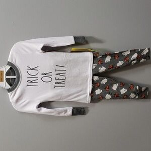 Rae Dunn NWT 2-piece "TRICK OR TREAT" Halloween Pajama Set